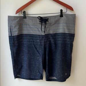 Travis Mathew Blue and Gray Board Shorts Quick-Dry Swimwear Size 40